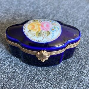 Limoges France Porcelain Decoree, small jewelry trinket box